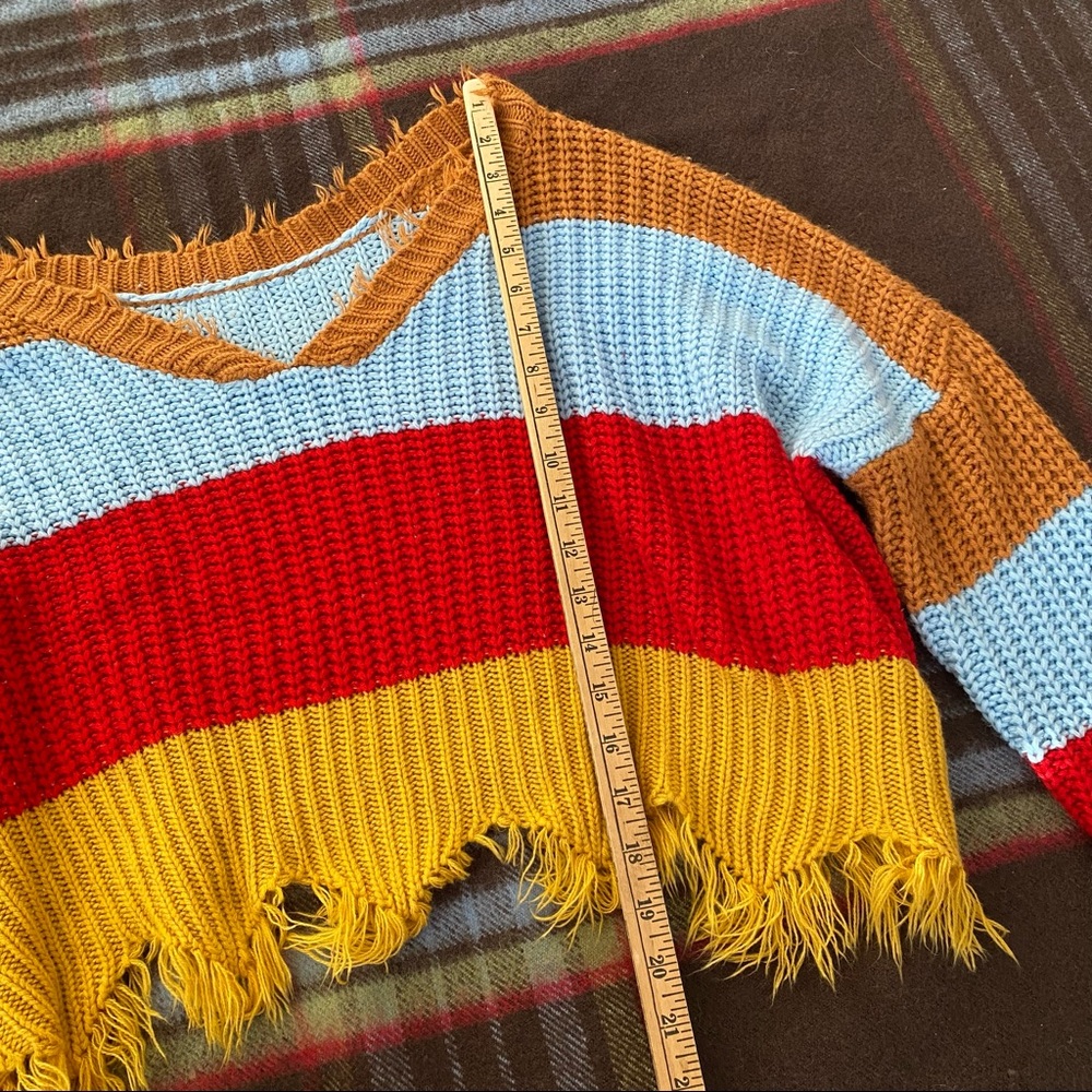 Frayed Color Block Sweater - Picture 2 of 5